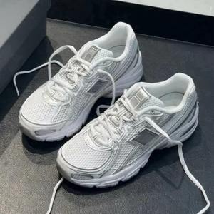 Nouvelles chaussures de marche légères et amortissantes en cuir véritable, style nuage, pour le dropshipping et la vente en gros - Product Image 4