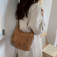 Sac à bandoulière Hobo vintage en daim style bohème, multi-couches, avec franges et rivets étoiles, pour femme, idéal pour les voyages, les vacances et le quotidien
