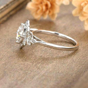 Anello di Diamanti F1490 in Oro Bianco, Taglio Brillante Naturale Rotondo, Colore D, Gioiello da Donna per Fidanzamento - Product Image 4