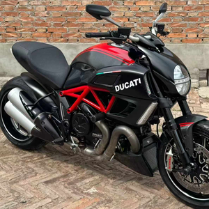 <span class=keywords><strong>Moto</strong></span> Ducati Diavel d'occasion, toutes fonctions normales sans codes de panne. Moteur L-twin de 1200 cm³, entrée sans clé, modes de conduite, ABS - Product Image 4
