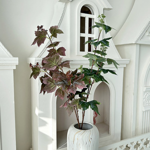 Arreglo de Hojas de Arce Artificiales Queyiyi, Color Verde Marrón, Plástico, Decoración para el Hogar, Accesorios para Bodas - Product Image 1