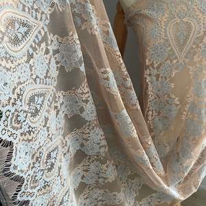 جودة عالية محبوك الأزهار شانتيلي الدانتيل لصنع اللباس - Product Image 1