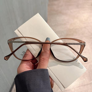 Monture de lunettes Qianai Cat Eye TR90 anti-lumière bleue, protection UV, design ovale pour femmes et hommes - Product Image 2