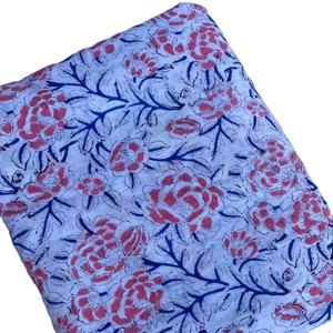 Tissu en coton indien magnifiquement tricoté, imprimé à la main, à motifs floraux, de poids moyen, respirant, écologique, vendu au mètre - Product Image 1