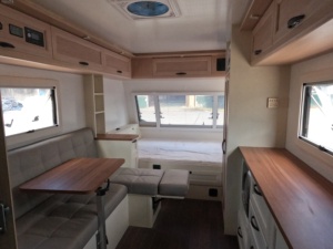 Remolque de Camping de Aluminio de Doble Eje para Viajes Familiares, Caravana de Lujo con Cocina y Baño para Expediciones de Aventura al Aire Libre - Product Image 6