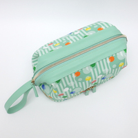 Trousse de Maquillage Personnalisée Double Couche Vert Menthe à Rayures et Pois, Organisateur de Voyage Portable pour Articles de Toilette, Étui Cosmétique avec Dragonne