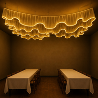 Luminaire de plafond en maille ondulée structurée 3D, Rideaux et tentures en tissu voile à volants sculpturaux pour événements, pour décoration de mariage
