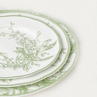 Assiette de présentation en céramique élégante de style vert muguet pour restaurant et événements de mariage