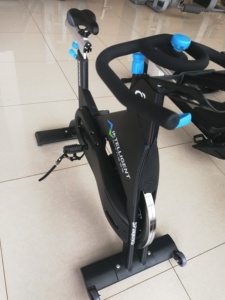 Utilisation commerciale professionnelle pour le vélo de spinning pour l'équipement d'exercice de résistance magnétique d'entraînement de gymnase comprenant le vélo d'air - Product Image 5