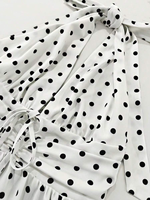 Robe mini dos nu à pois blancs et noirs pour femme, col en V profond, taille nouée, ourlet à volants, idéale pour les fêtes estivales, vente en gros, personnalisable