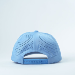 Gorra de Béisbol Personalizada de Alta Calidad con 5 Paneles, Logotipo Bordado, Visera Curva y Perforaciones, Gorra Tipo Dad con Orificios Cortados con Láser - Product Image 4