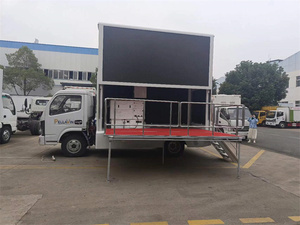 Camión con Pantalla LED Dongfeng Nuevo al Mejor <span class=keywords><strong>Precio</strong></span>, <span class=keywords><strong>Escenario</strong></span> Móvil con Transmisión Manual Euro 5 para Ferias Comerciales y Pantalla LED - Product Image 2