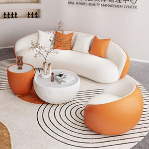 Set Sofa Lengkung Tiga Orang Mewah Teknologi Baru Meja Kopi Kulit Kecil untuk Area Resepsi Salon Kecantikan Kantor Toko Pakaian - Product Image 3