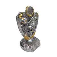 Trophée de football en résine avec design de joueur tirant et bouclier, logo personnalisé, tendance mode pour récompense d'équipe de club
