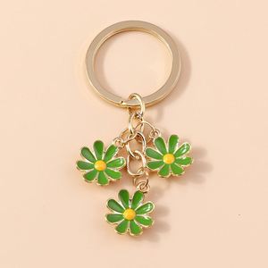 Daisy Flower Keychain for Car Key Souvenir Gifts for Women <b>Men</b> Handbag Pendant <b>Keyrings</b> DIY Jewelry Accessories - Product Image 6