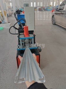 เครื่องขึ้นรูปชั้นวางของโลหะแบบม้วนเย็น - Product Image 2
