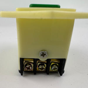 Boîtier de bouton marche/arrêt LC3-5 avec interrupteur à pression pour perceuses de table, meuleuses, machines de découpe et autres équipements industriels - Product Image 1