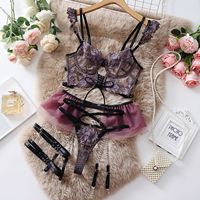 Nouveaux sous-vêtements brodés Sexy pour femmes haut de gamme maille broderie Perspective sous-vêtements Slim Fit rassemblement amusant soutien-gorge ensemble
