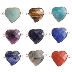 真鍮のエッジで包まれた天然石ペンダントファッションコネクタを作るジュエリー用の25mmファセットジェムストーンハートコネクタ - Product Image 2