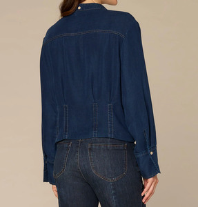 <span class=keywords><strong>Camicia</strong></span> di <span class=keywords><strong>Jeans</strong></span> Blu da <span class=keywords><strong>Donna</strong></span> con Spalle Arricciate, Collo Annodato, Taglio Corto e Vita Aderente - Product Image 5