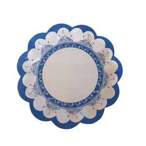 Assiettes de dîner rondes en <span class=keywords><strong>porcelaine</strong></span> bleue <span class=keywords><strong>et</strong></span> blanche de style chinois du Zhejiang, plateaux de fête, plats vintage à bordure dentelée, assiettes jetables - Product Image 5