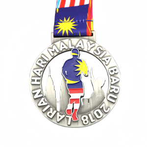 Médailles de Marathon Personnalisées en Argent Antique pour les Finishers du Marathon de Larian Hari Malaisie Baru - Product Image 1