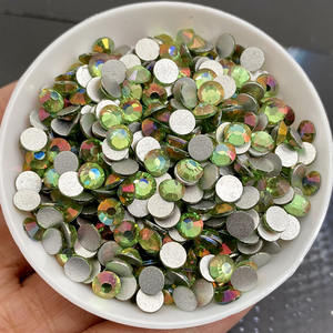 Vente en gros Fond plat Nail Art Pierre de verre Fond argenté Fond d'ongle en cristal Saphir Diamant clair Strass pour robe de danse latine - Product Image 2