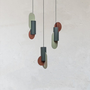 โคมไฟระย้าทรงกระบอกแบบแบ่งสี โครงเหล็ก ไฟ LED สำหรับโรงแรมและเกสต์เฮาส์ - Product Image 3
