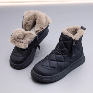 รองเท้าผ้าฝ้ายน้ำหนักเบาพื้นหนากันน้ำแบบ unisex ให้ความอบอุ่น ป้องกันความเย็น นุ่มสบาย กันลื่น เหมาะสำหรับกิจกรรมกลางแจ้ง - Product Image 4