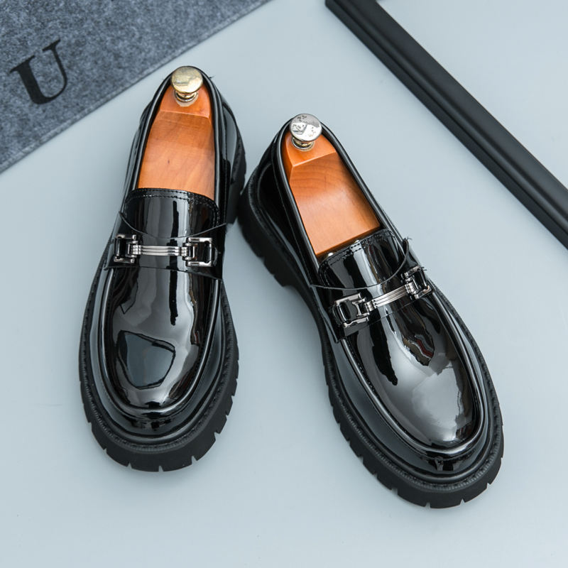 สีดำเงา