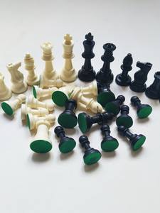 Piezas <span class=keywords><strong>de</strong></span> Ajedrez <span class=keywords><strong>de</strong></span> Plástico al por Mayor, Rey Grande: 95 mm <span class=keywords><strong>de</strong></span> Altura, Rey Mediano: 65 mm <span class=keywords><strong>de</strong></span> Altura, Material <span class=keywords><strong>de</strong></span> Resina con Acabado <span class=keywords><strong>de</strong></span> Tela <span class=keywords><strong>de</strong></span> Terciopelo - Product Image 2