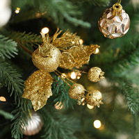 Guirlande de Noël dense rouge avec clochettes, illuminée, pour fenêtre, porte ou mur, décoration de fête, ornement pour aménagement de scène de fête