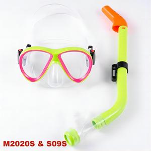 Nouveau design prix d'usine ensemble <span class=keywords><strong>de</strong></span> tuba <span class=keywords><strong>masque</strong></span> en silicone ensemble <span class=keywords><strong>de</strong></span> masques <span class=keywords><strong>de</strong></span> <span class=keywords><strong>plongée</strong></span> en verre trempé <span class=keywords><strong>pour</strong></span> les enfants - Product Image 5