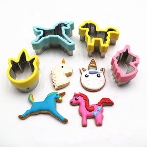 Ensemble de découpoirs à sandwich en forme de licorne en acier pour enfants, découpoir à sandwich visage de licorne, découpoir à biscuits <span class=keywords><strong>cheval</strong></span> - Product Image 3