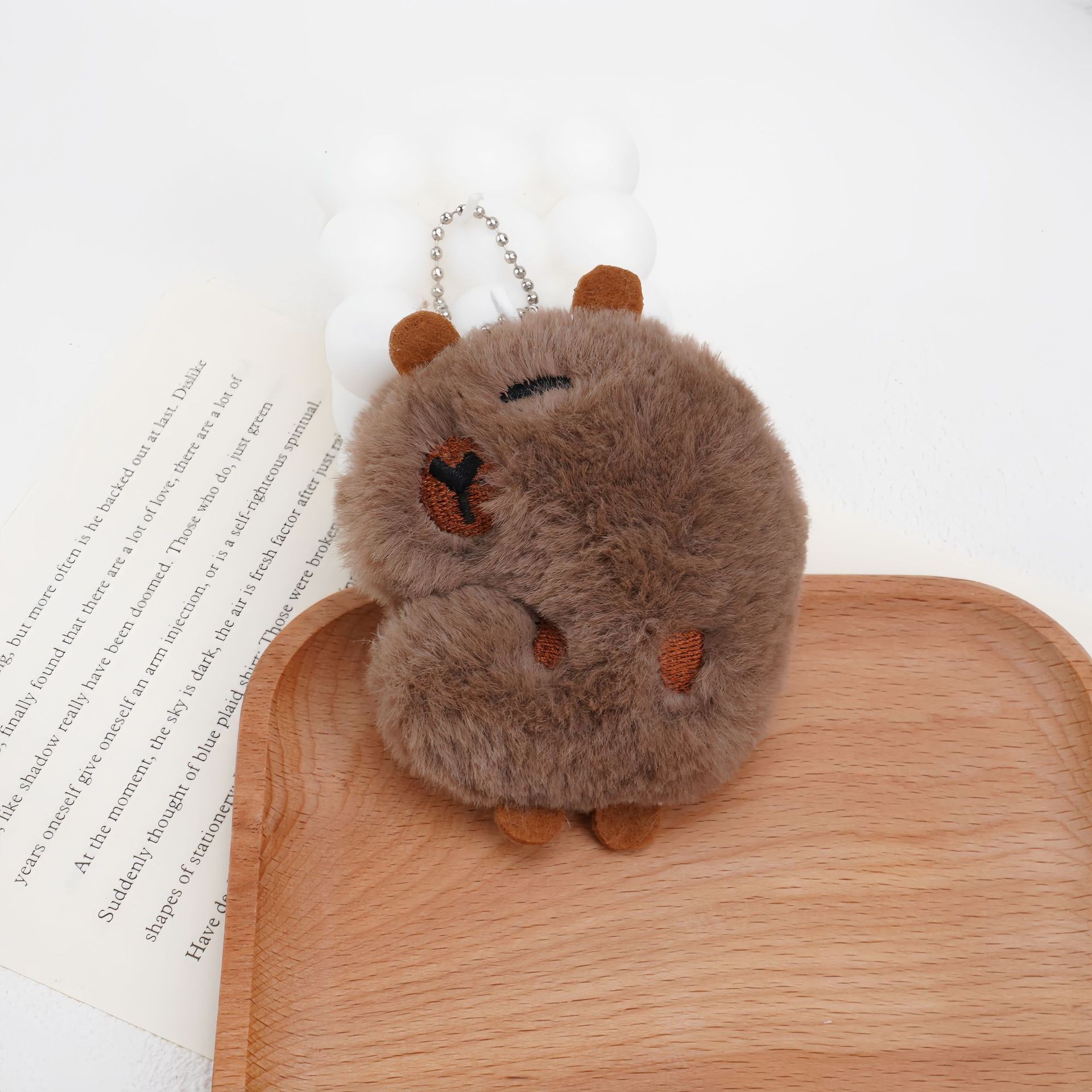 Bead chain-guinea pig lateral face