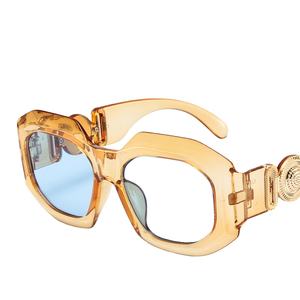 Nuevas Gafas de Sol de Lujo para Dama Estilo Millonario Irregular, de Moda y Duraderas con Detalles Dorados Metálicos en los Laterales - Product Image 3