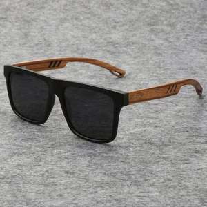 Gafas de Sol Polarizadas con Logotipo Personalizado, Modelo 2025, Cuadradas, con Protección UV400 y Diseño de Madera para Hombre - Product Image 2