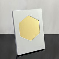 Plaque de récompense en aluminium argenté en gros avec miroir hexagonal doré, plaques de récompense en bois pour événements d'anniversaire MH-MJ0545