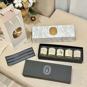 กล่องของขวัญ<span class=keywords><strong>เทียน</strong></span><span class=keywords><strong>หอม</strong></span>รุ่นลิมิเต็ดอิดิชั่นฤดูหนาวจากแบรนด์ <span class=keywords><strong>Diptyque</strong></span> ประเทศฝรั่งเศส <span class=keywords><strong>เทียน</strong></span>พาราฟินกลิ่น<span class=keywords><strong>หอม</strong></span>สดชื่นสำหรับเทศกาลคริสต์มาส ดีไซน์สวยงาม - Product Image 6