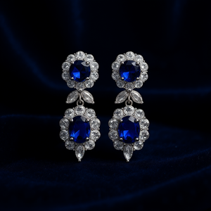 E1552 Orecchini pendenti blu zaffiro a forma di fiore con montatura a griffe, gioielli da donna con cristalli per matrimonio - Product Image 2