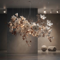 Lustre en tissu floral artistique fait main, éclairage LED doux personnalisé en option, finition chromée pour villas, hôtels, mariages