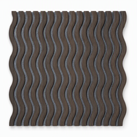 Panneau mural acoustique décoratif de style moderne, lattes en PS combinées avec un support en feutre de fibre de polyester, finition imitation bois
