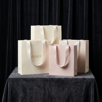 Sac en papier kraft rigide brun avec poignée en corde de jute, emballage écologique naturel en vrac pour les boutiques de café, de thé et de produits de qualité supérieure