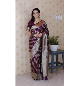 Elegante Sari de Seda Suave Banarasi Jaal Meenakari con Bordado Zari, Protección Solar, Sin Arrugas, Perfecto para Fiestas, Tradicional, Hecho a Mano - Product Image 1
