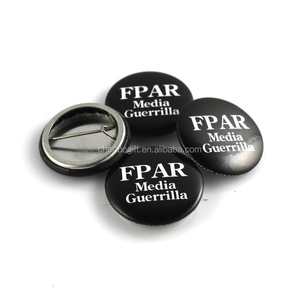 Oem Custom made nhựa nút thiếc huy hiệu in kỹ thuật số an toàn pin và an toàn nhựa Clip huy hiệu nút - Product Image 2