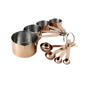Juego de 4 Tazas y Cucharas Medidoras de Diferentes Tamaños, Diseño Moderno, Forma Redonda, Tazas Medidoras de Cobre a Precio Accesible - Product Image 1