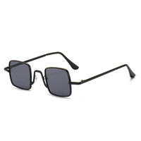 Lunettes de soleil légères à monture carrée complète, style mini prince, pour influenceurs, idéales pour le street-style, couleur claire, protection UV400