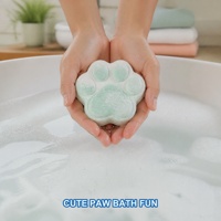 Bombe de bain effervescente personnalisée en forme de patte de chat à l'apple verte naturelle, parfum sucré, coffret cadeau spa pour tous types de peau, OEM ODM 30g