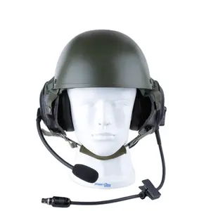 带耳机PTE-746的喷气飞行员飞行头盔