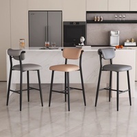 Tabouret de bar commercial moderne en cuir avec dossier et structure en acier pour restaurants et comptoirs de bars d'hôtels